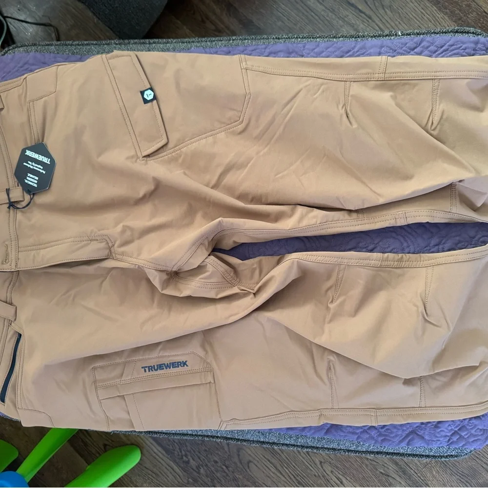 Truewerk Men's Tan Cargo Pants 40W x 32L - Picture 2 of 4